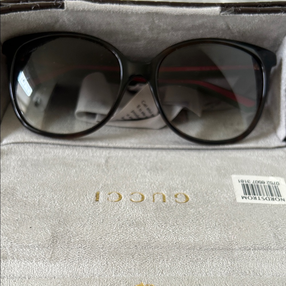 Gucci Chic Black Sunglasses